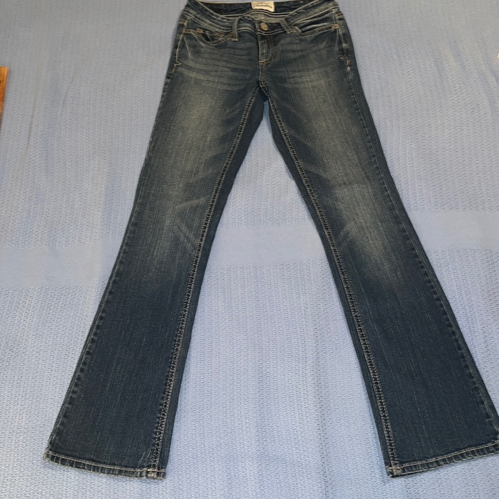 Aeropostale “Chelsea” Bootcut Jeans Size 0 Short